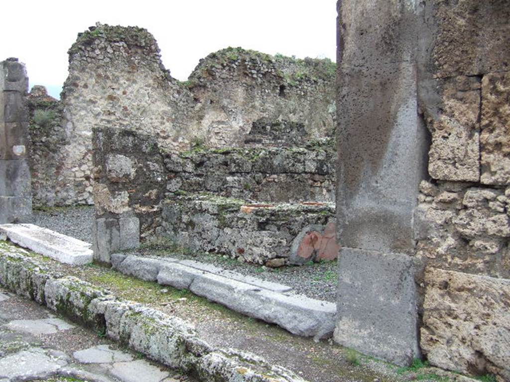 VII.9.57 Pompeii. December 2005. Looking south-west to entrance doorway.