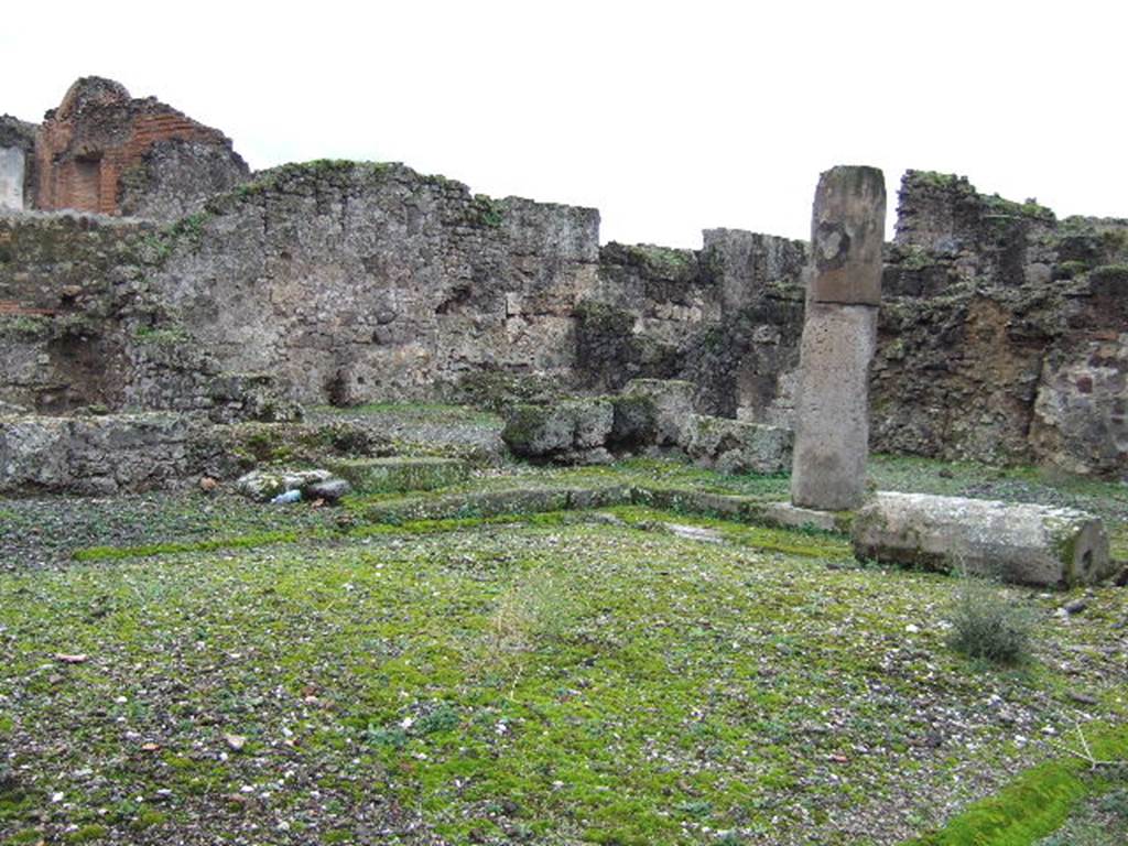 VII.9.60 Pompeii. December 2005. Looking south-west across peristyle.
According to Jashemski, this house was part of an old garden enclosed by a portico, together with a few rooms. After the earthquake, the little house was formed from the ruins of a former house. Fiorelli, Descr., p.272.
See Jashemski, W. F., 1993. The Gardens of Pompeii, Volume II: Appendices. New York: Caratzas. (p.190)
