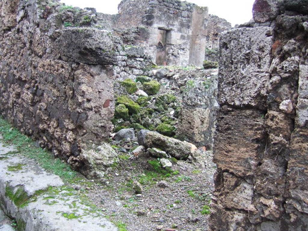 VII.9.62 Pompeii. December 2005. Entrance doorway.