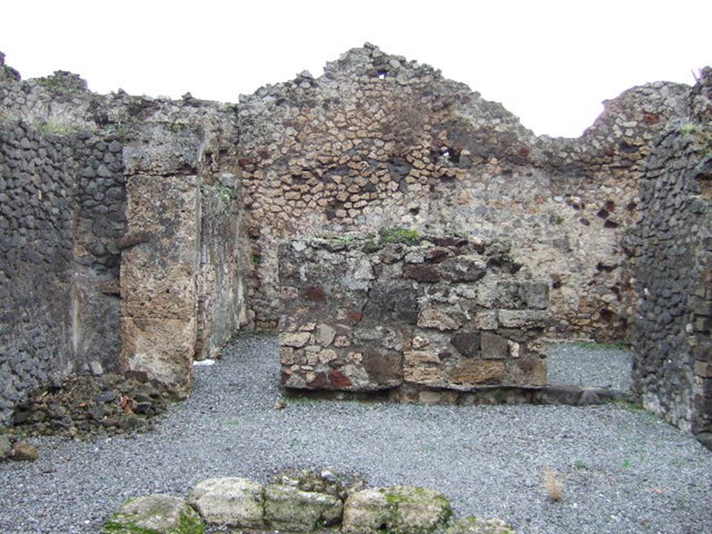 VII.9.63 Pompeii. December 2005. Two doorways on north side of atrium.