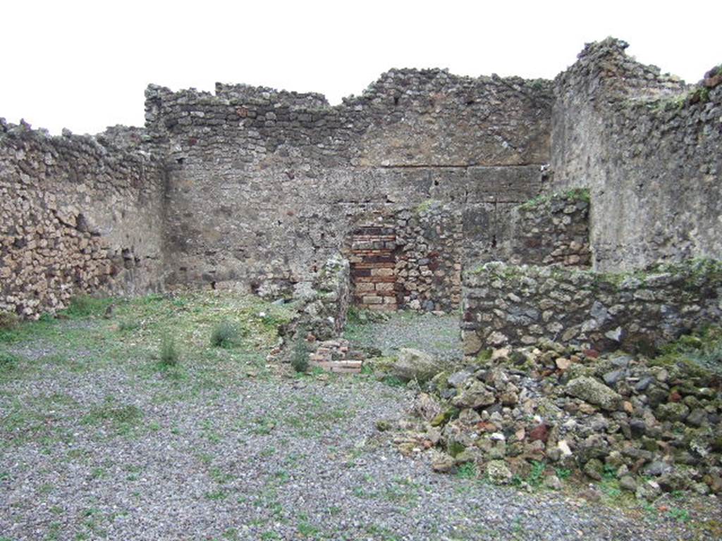 VII.10.7 Pompeii.  December 2005. Looking east.