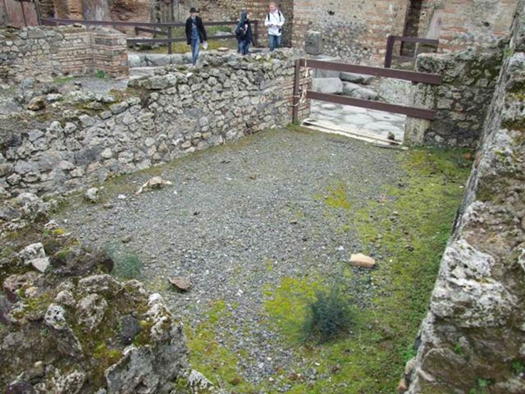 VII.10.12 Pompeii.  March 2009.  Looking east across the shop towards entrance. . 