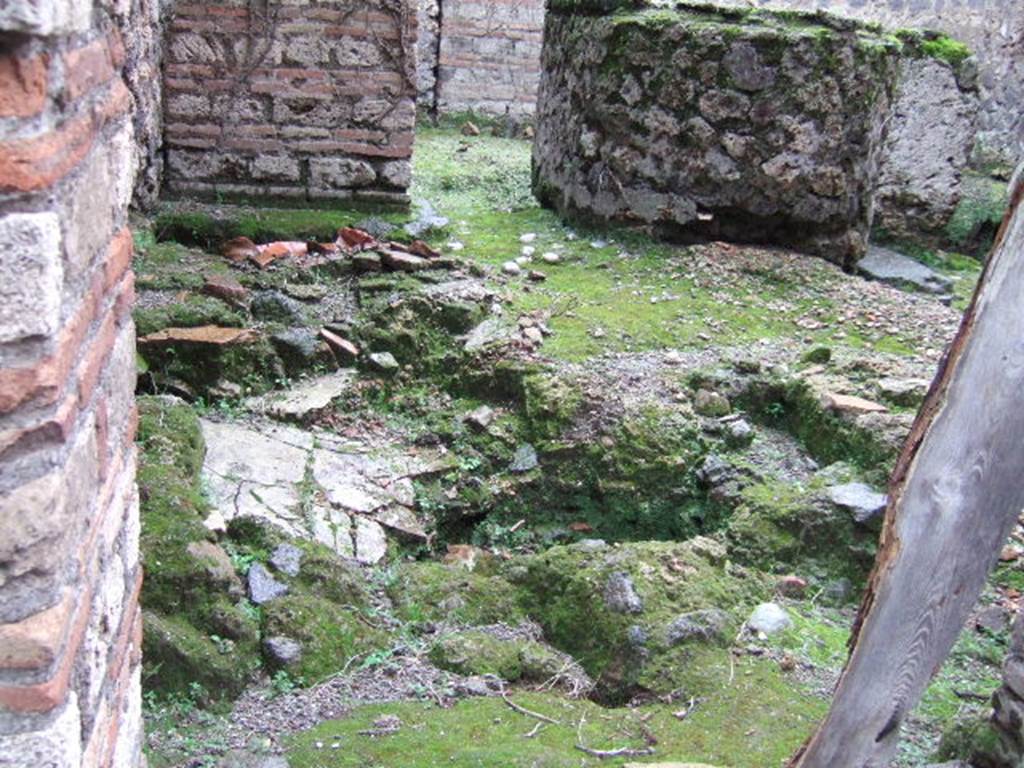 VII.11.7 Pompeii. December 2005. Looking south from steps to upper floor at VII.11.8. 
