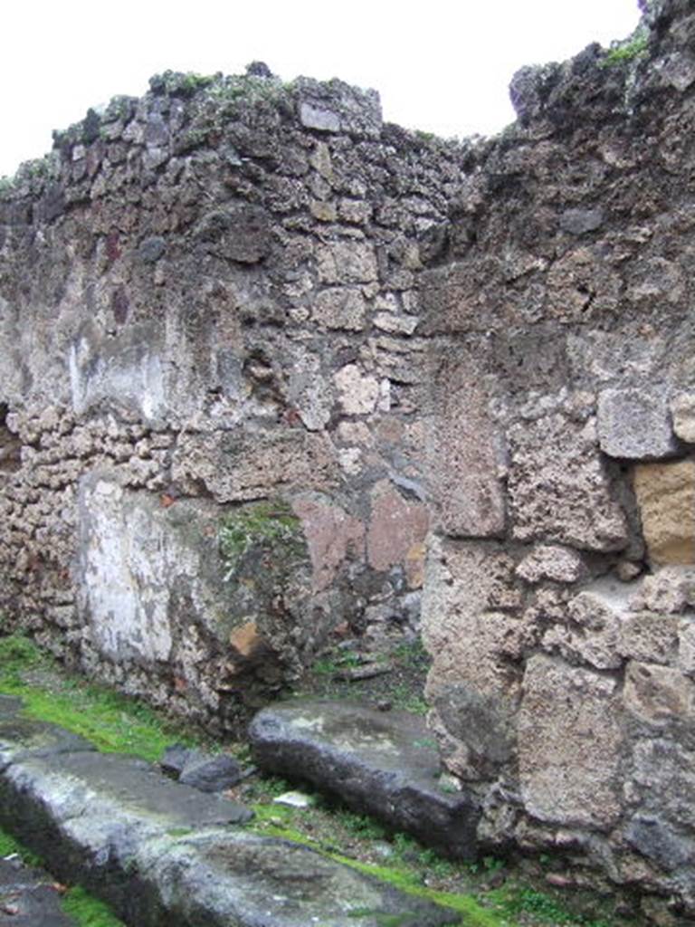 VII.11.9 Pompeii. December 2005. Entrance doorway.