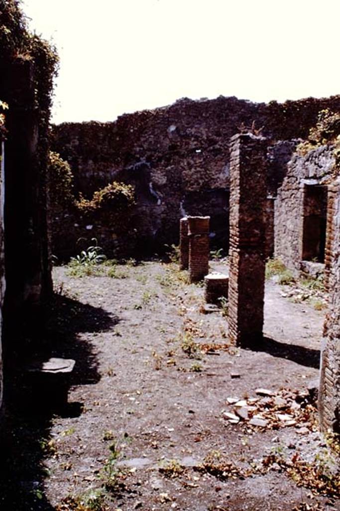 VII.11.10 Pompeii. 1966. Looking west across small garden area. Photo by Stanley A. Jashemski.
Source: The Wilhelmina and Stanley A. Jashemski archive in the University of Maryland Library, Special Collections (See collection page) and made available under the Creative Commons Attribution-Non Commercial License v.4. See Licence and use details.
J66f0727
