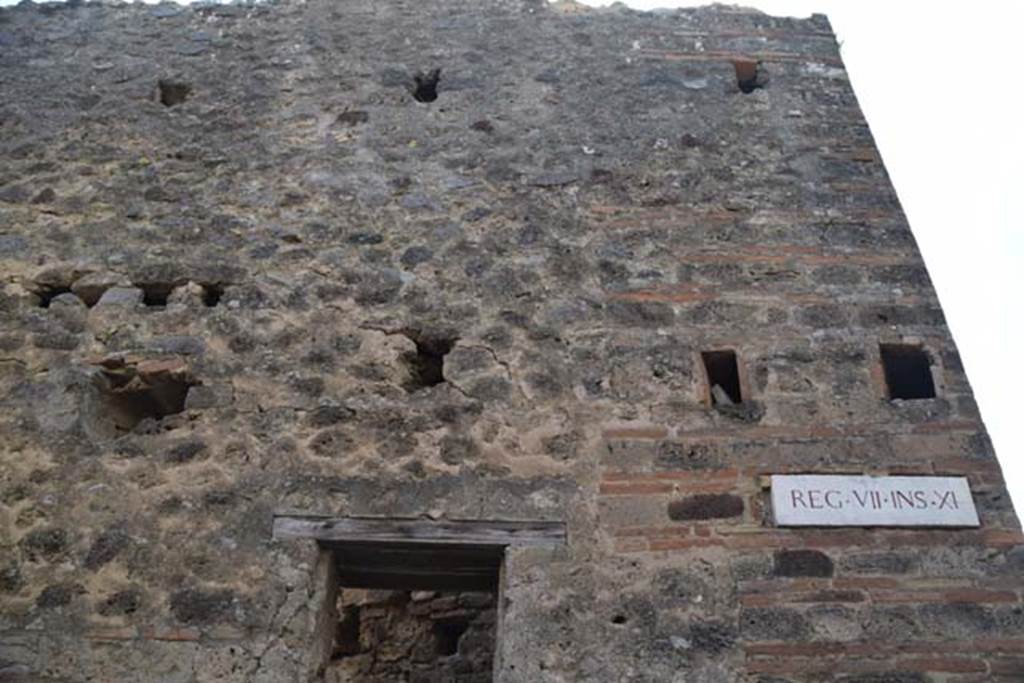 VII.11.12 Pompeii. November 2016. Upper exterior wall. Photo courtesy of Marie Schulze.