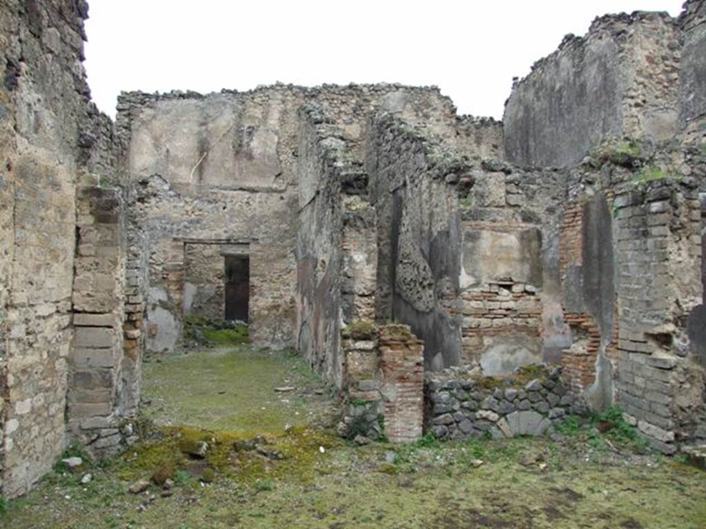 VII.11.14 Pompeii.  March 2009. North side of Garden area A, looking through to Room 7, and Room 4.