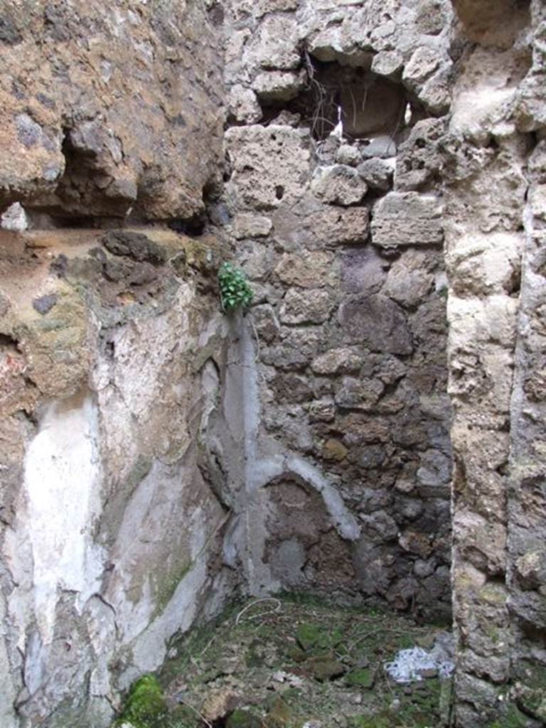 VII.11.14 Pompeii. March 2009. Room 5, cupboard or small storeroom, on north side.