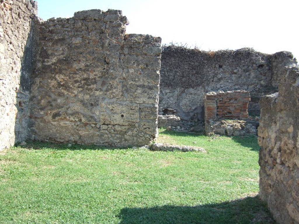 VII.12.2  Pompeii.  September 2005.  South wall.
