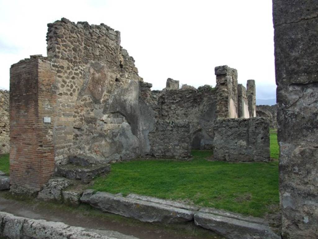 VII.12.4 Pompeii.  December 2007.  Entrance.