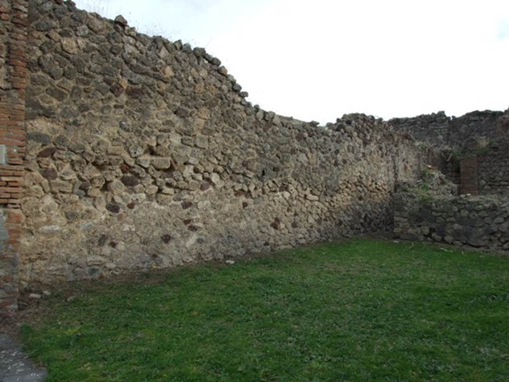 VII.12.5 Pompeii.  December 2007.  East wall.