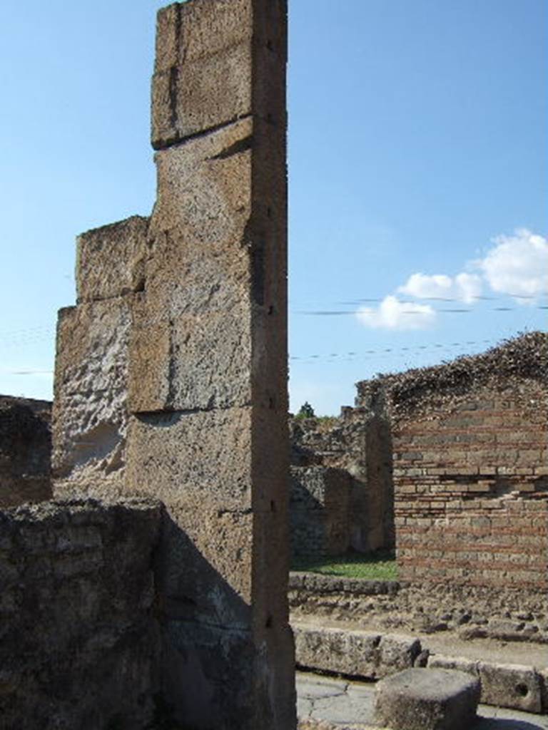 VII.12.8 Pompeii. September 2005. Interior of north-west corner of shop.

