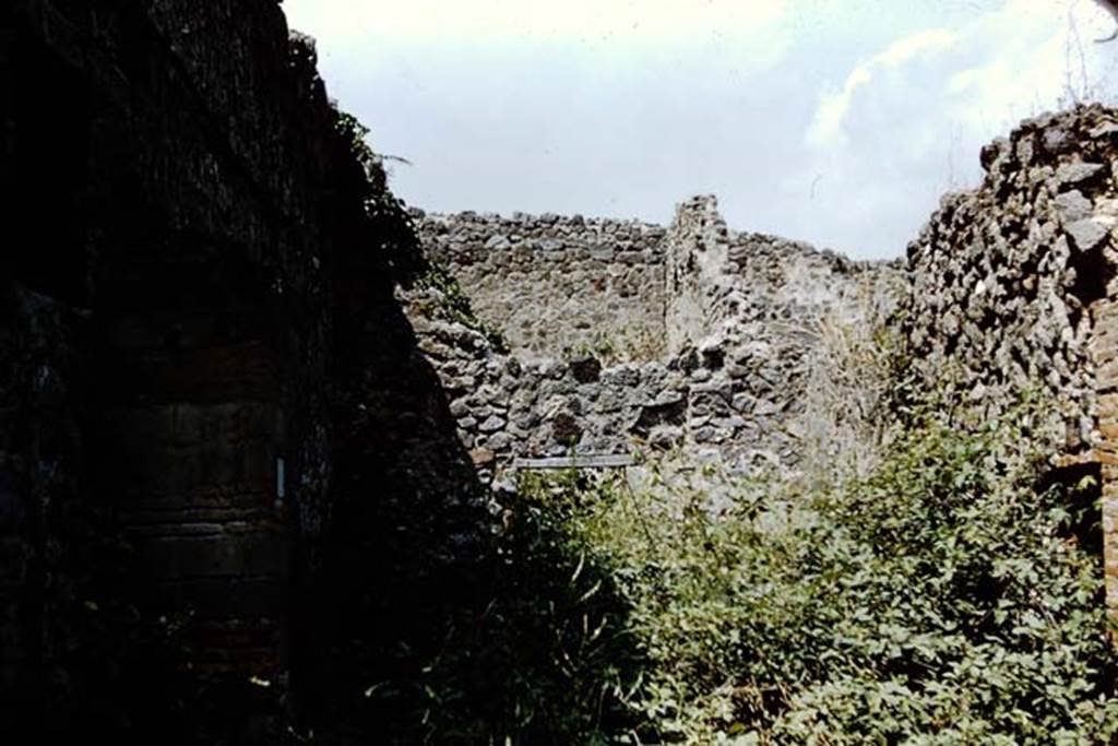 VII.12.27 Pompeii. 1959. Looking north from entrance doorway towards window overlooking small garden of VII.12.26. Photo by Stanley A. Jashemski.
Source: The Wilhelmina and Stanley A. Jashemski archive in the University of Maryland Library, Special Collections (See collection page) and made available under the Creative Commons Attribution-Non Commercial License v.4. See Licence and use details.
J59f0384
