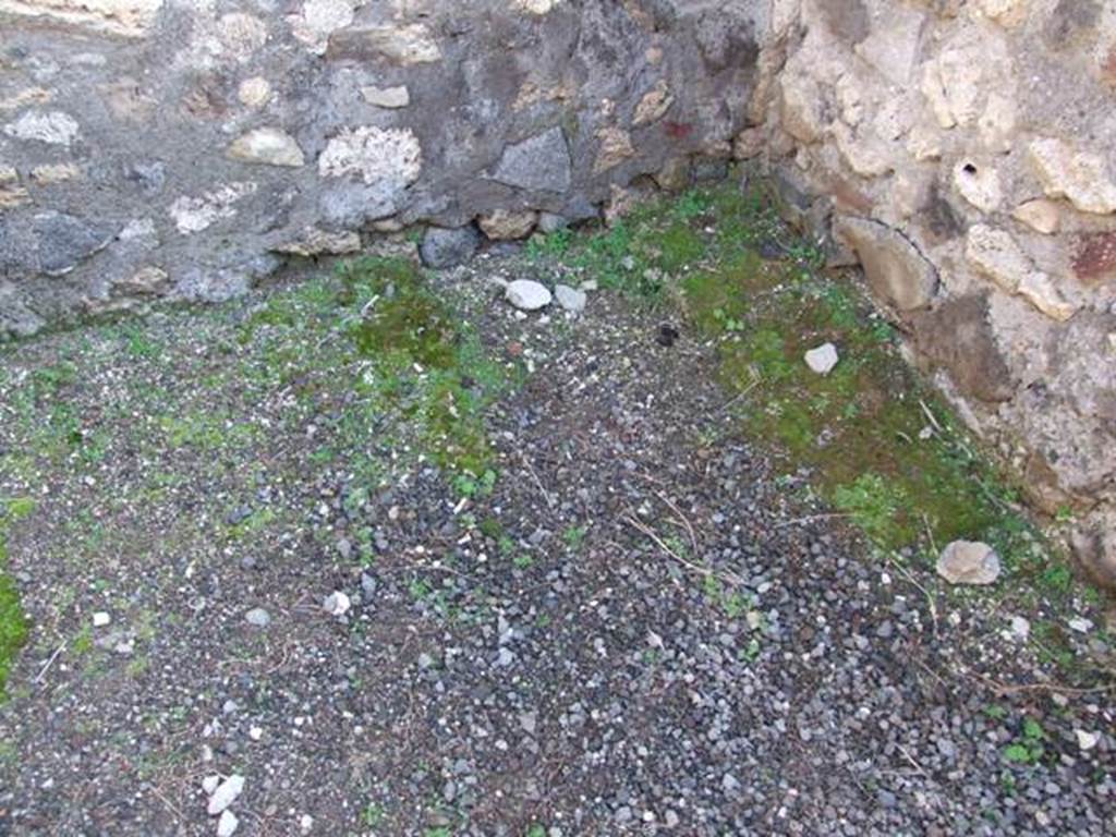 VII.13.7 Pompeii. December 2007. East wall. Latrine?