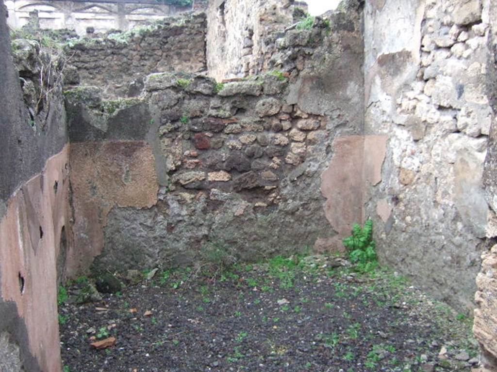 VII.13.8 Pompeii.  December 2005. Cubiculum on west side of atrium.