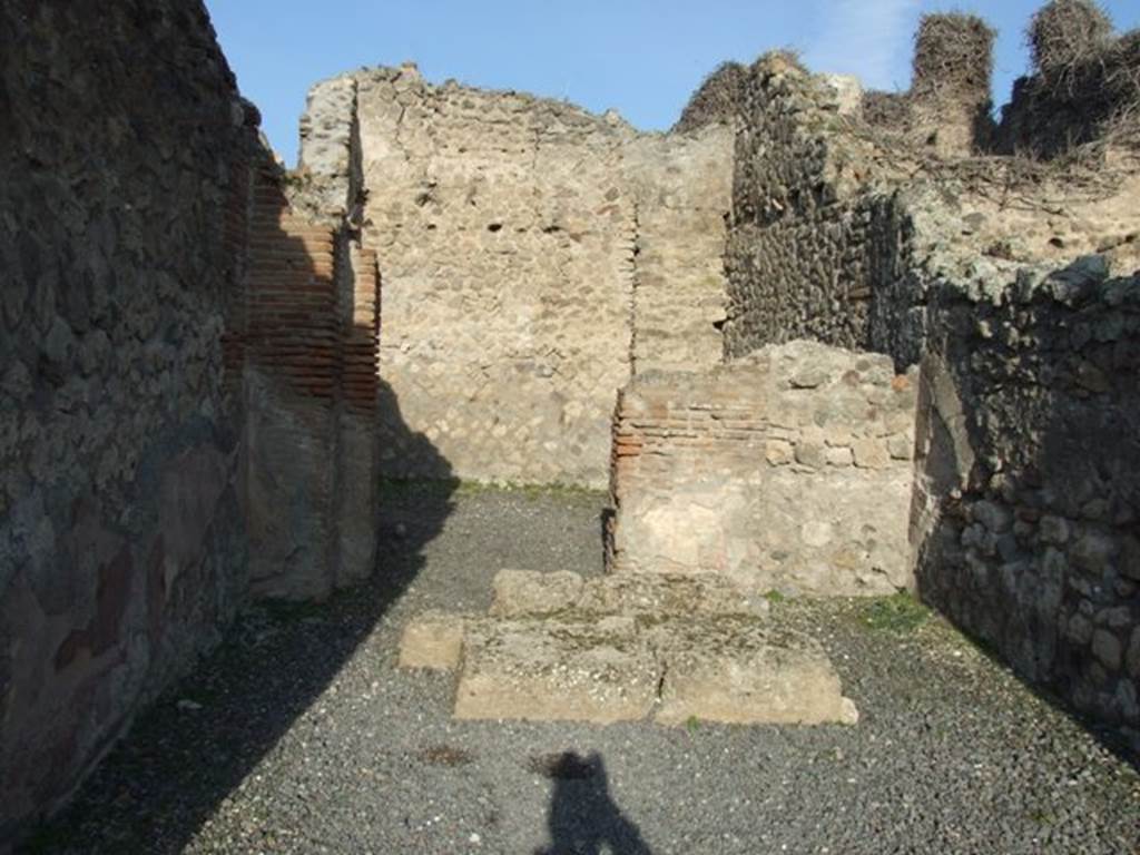 VII.14.1 Pompeii. December 2007. Looking north across shop to rear room.