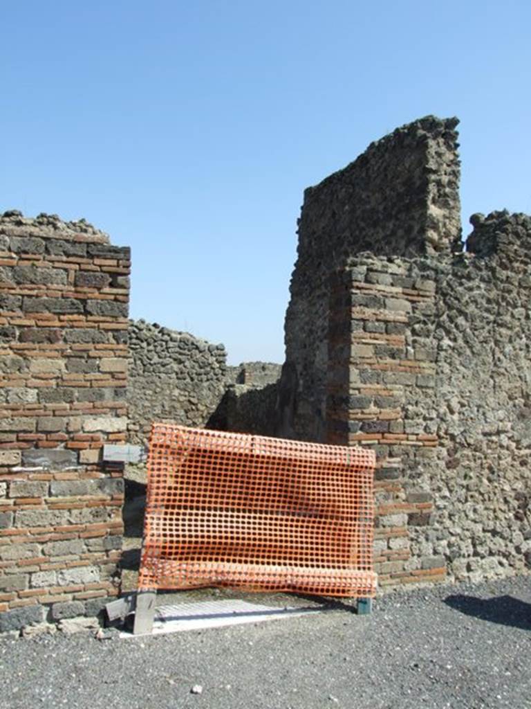 VII.14.9 Pompeii. March 2009. Room 17, doorway to Oecus in east wall of atrium. 