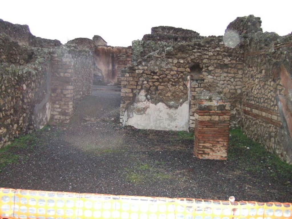 VII.14.14 Pompeii. December 2005. Looking north across shop-room.