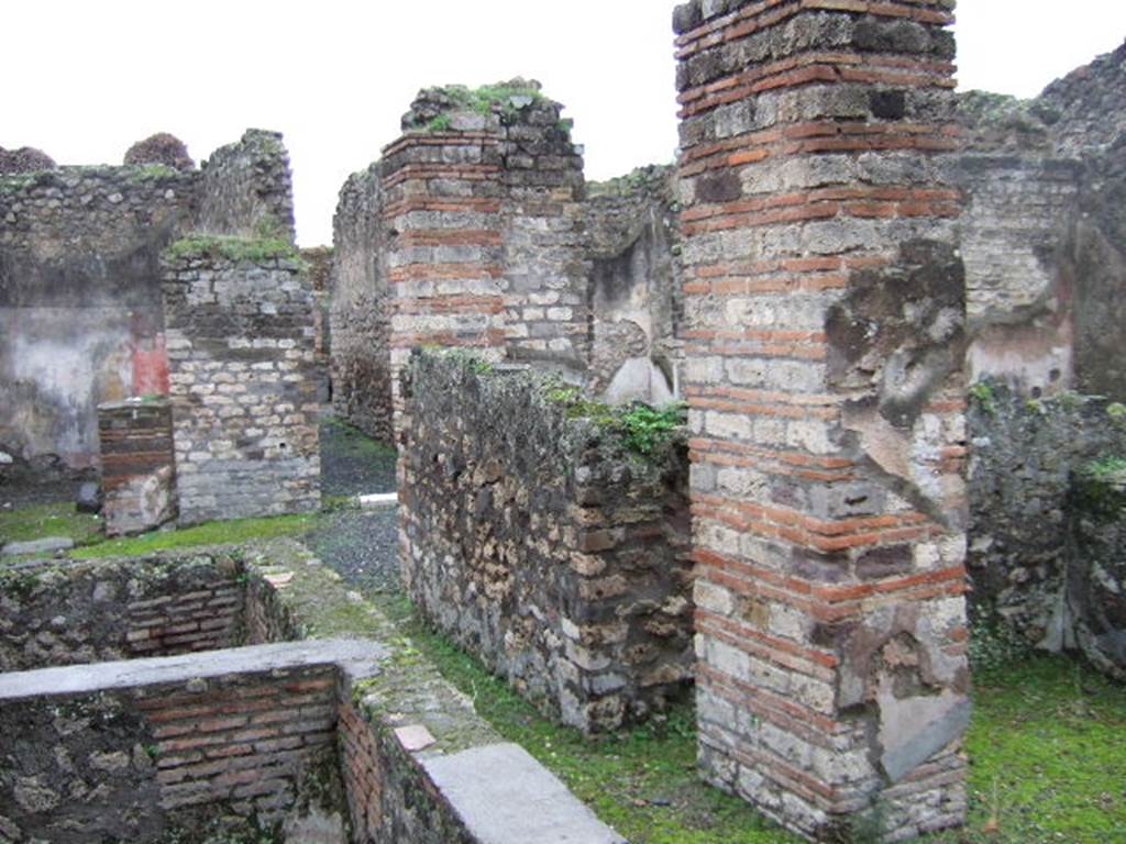 VII.14.17 Pompeii. December 2005. Looking south-west from entrance.
