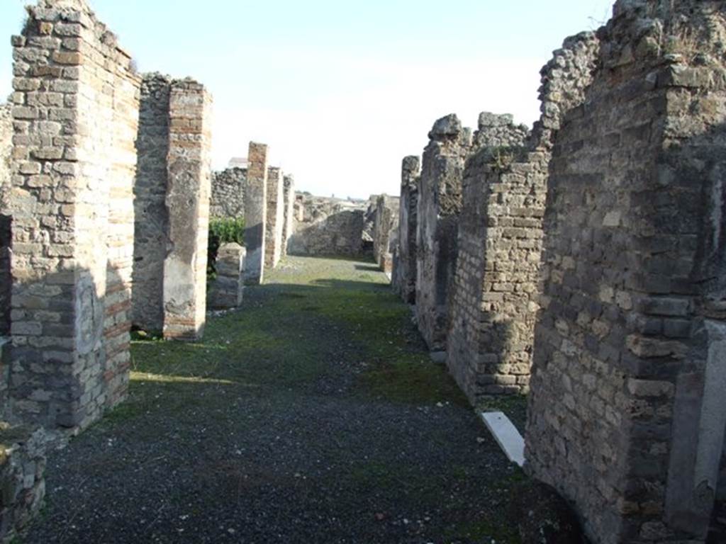 VII.14.18 Pompeii. December 2007. Looking east from entrance doorway.