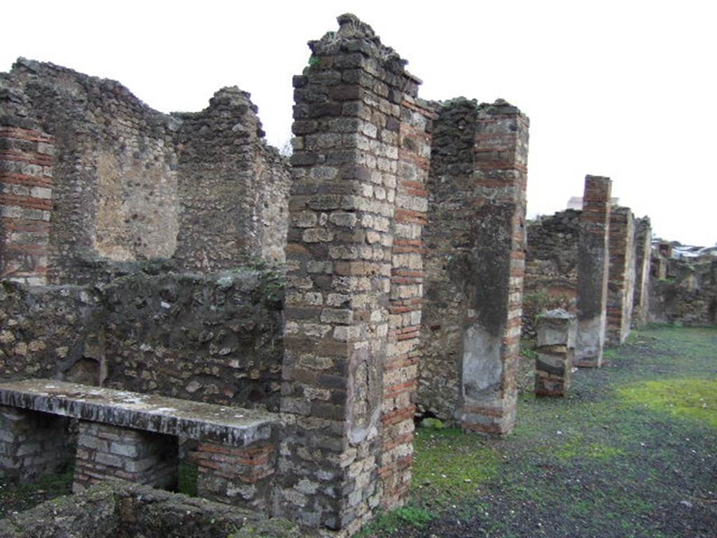 VII.14.18 Pompeii. December 2005. Looking east from entrance along north side.