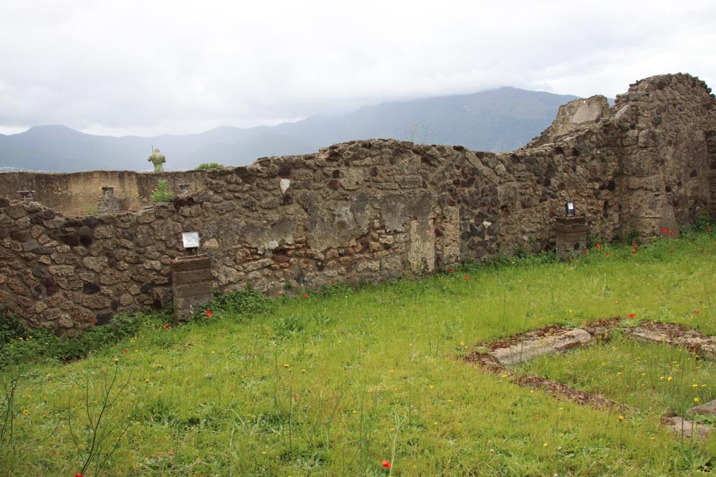 VII.16.12 Pompeii. May 2024. Looking west along south wall of atrium. Photo courtesy of Klaus Heese.