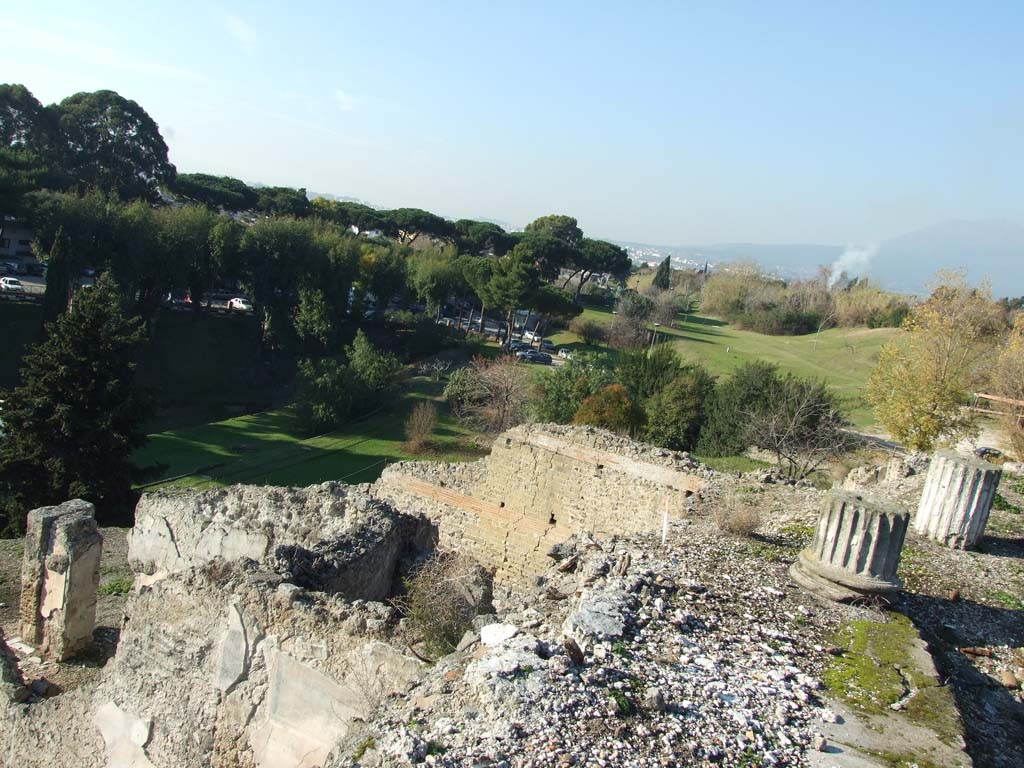 VII.16.13 Pompeii. December 2007. Area 18, looking north-west on to lower level rooms 34, 35.