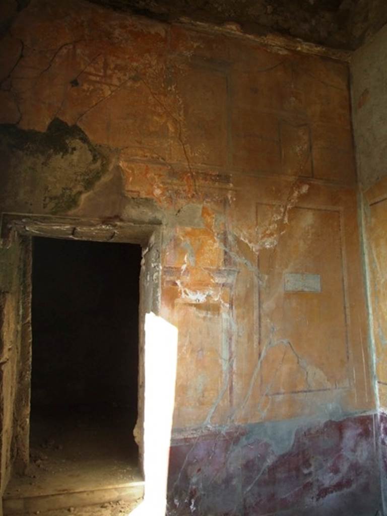 VII.16.17-22 Pompeii. December 2007. North wall of cubiculum with doorway.