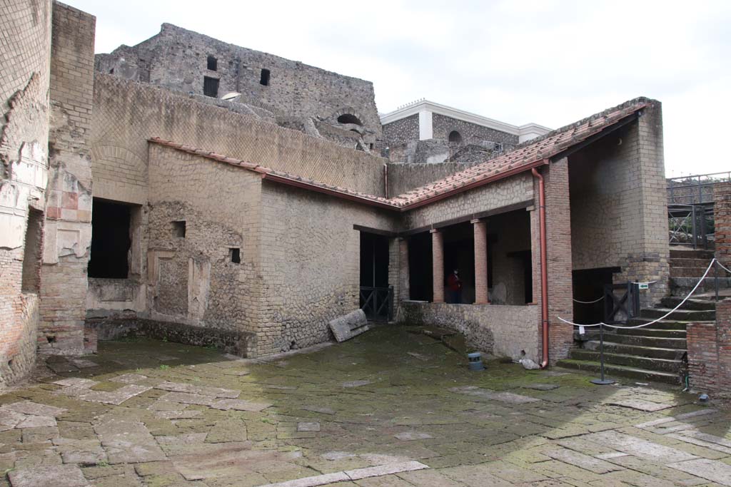 VII.16.a Pompeii. October 2020. Looking east across courtyard towards entrance to Corridor B, on right. Photo courtesy of Klaus Heese.