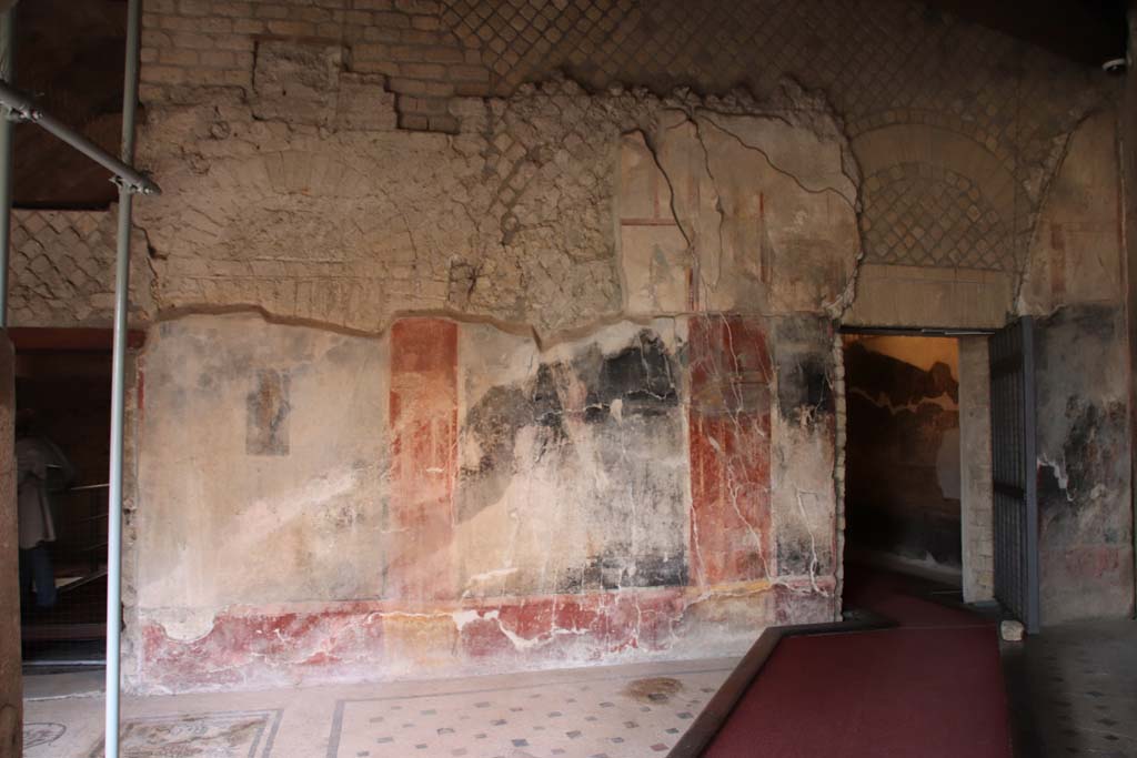 VII.16.a Pompeii. October 2020. Corridor B, looking towards east wall of Vestibule 8. Photo courtesy of Klaus Heese.