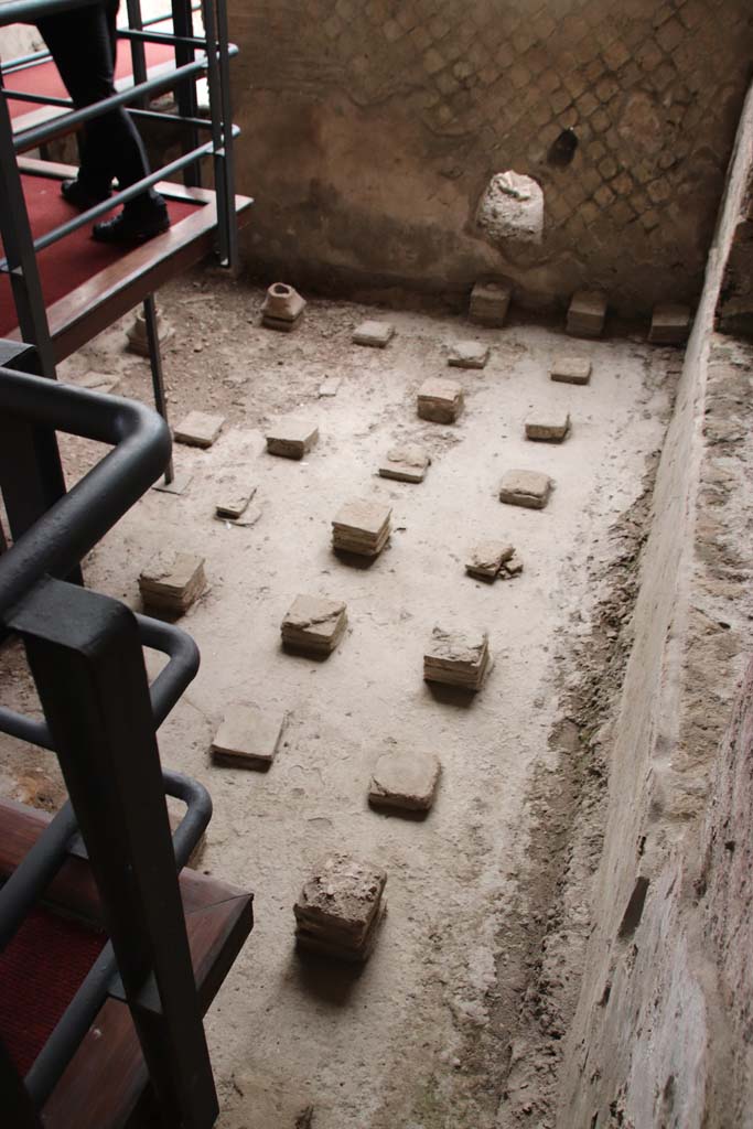 VII.16.a Pompeii. October 2020. Room 3, hypocaust floor. Photo courtesy of Klaus Heese.