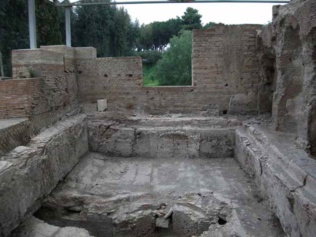 VII.16.a Pompeii. May 2010. Room 2, pool. Looking north across pool.