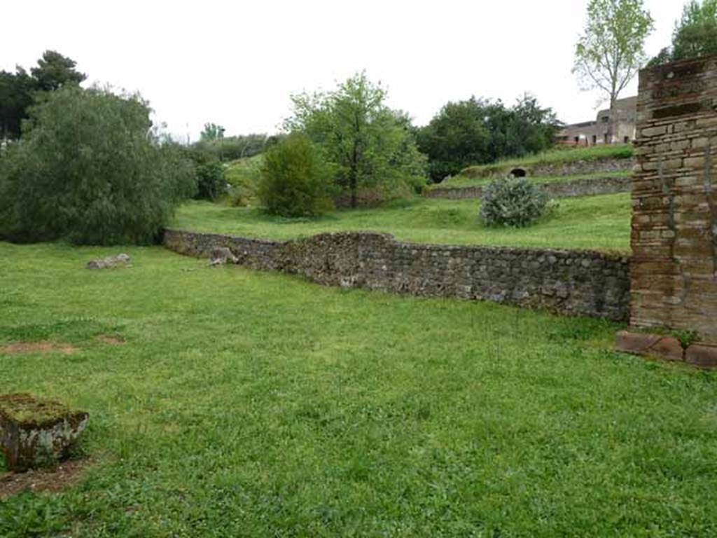 VII.16.a Pompeii. May 2010. Looking north-east.