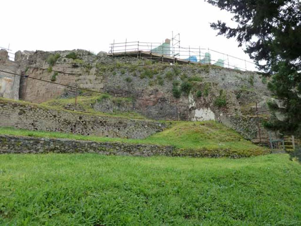 VII.16.a Pompeii. May 2010. Looking east to rear of VII.16.15