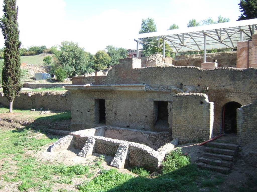 VII.16.a Pompeii. September 2005. Lower rooms in north-west corner. Looking east.