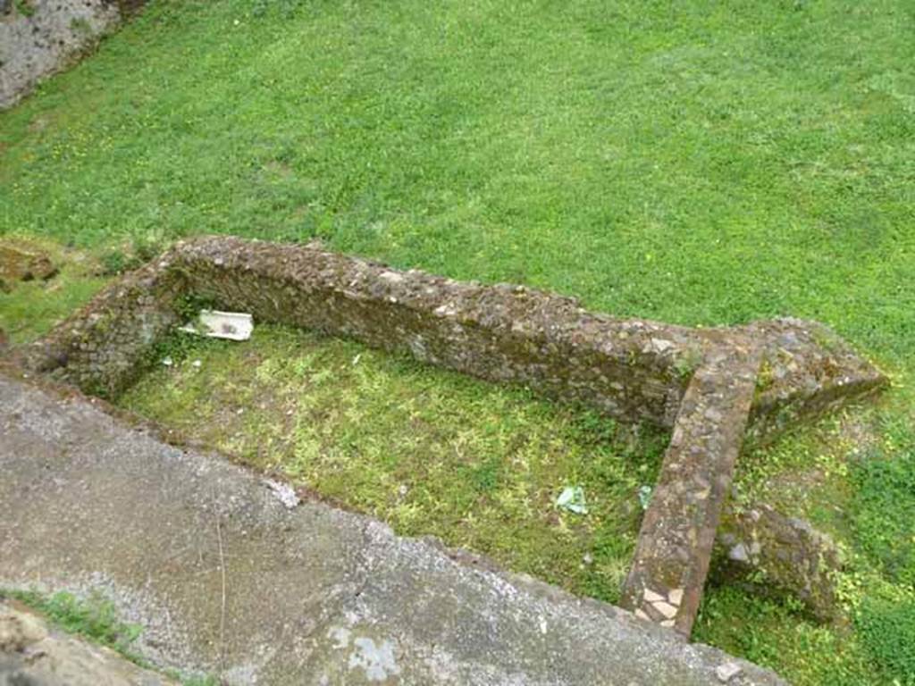 VII.16.a Pompeii. May 2010. Cistern on the west side of lower rooms in the north west corner. Looking west.