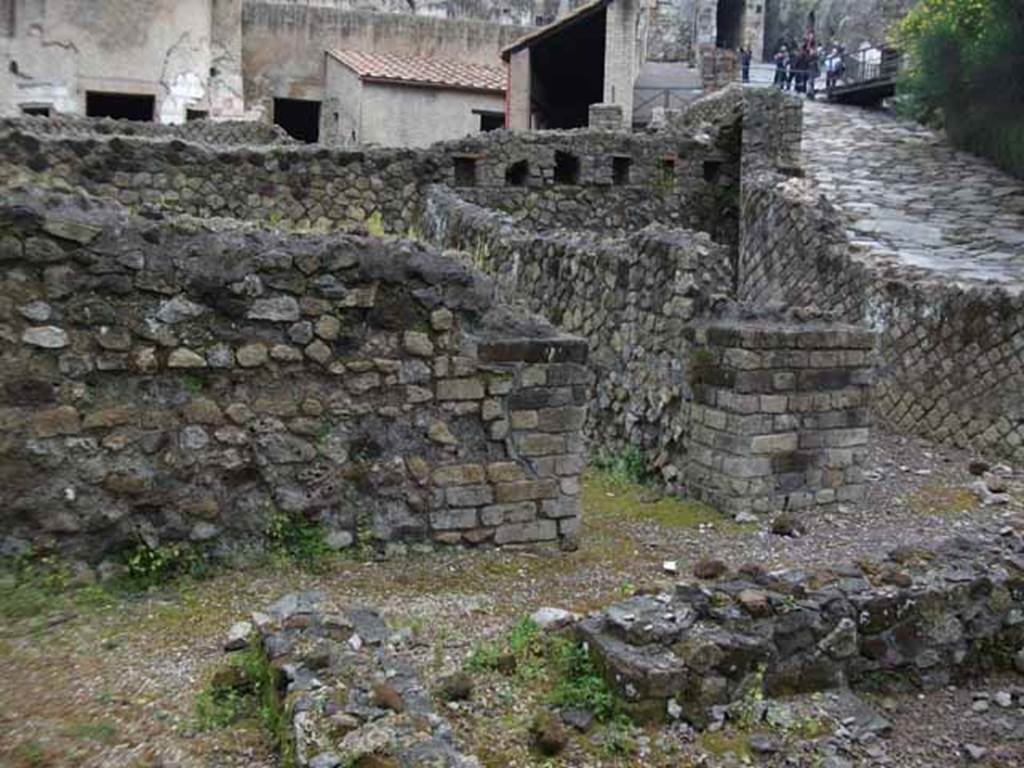 VII.16.a Pompeii. May 2010. Two rooms on east side of lower area.