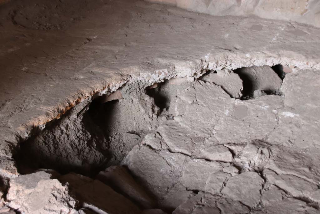 VII.16.a Pompeii. October 2020. Room 5, damaged floor showing remains of hypocaust underneath. Photo courtesy of Klaus Heese.