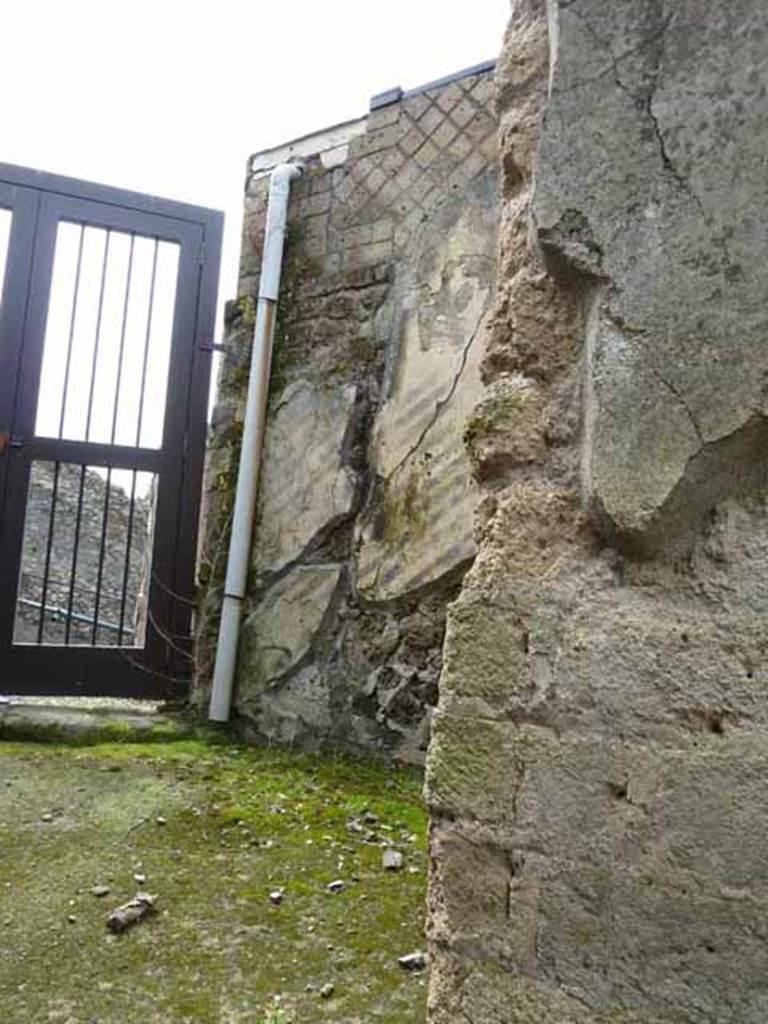 VII.16.a Pompeii. May 2010. West wall of interior of entrance to upper level, from near the Porta Marina.