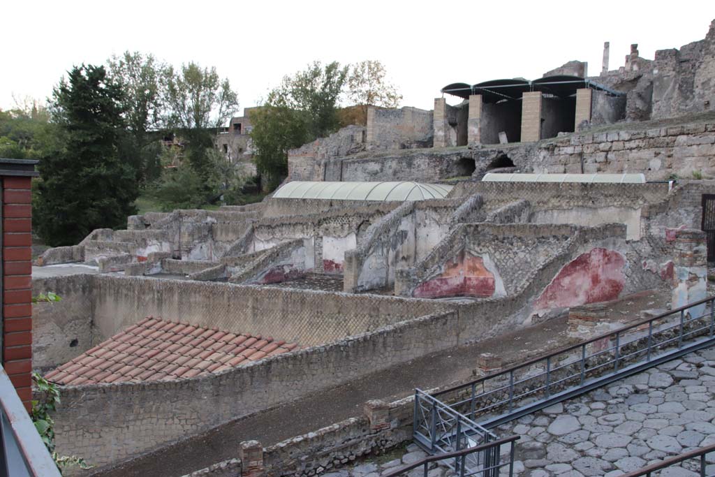 VII.16.a Pompeii. October 2020. Looking north-east towards rooms on upper level. Photo courtesy of Klaus Heese.