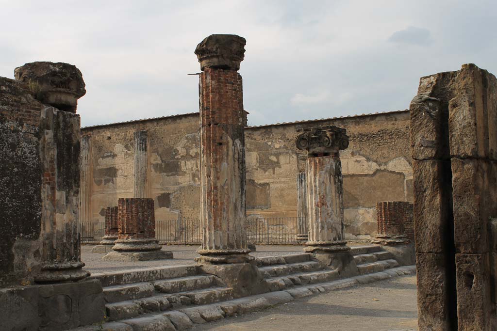 VIII.1.1 Pompeii. March 2014.  Basilica, looking towards north wall, across entrance, columns and steps.
Foto Annette Haug, ERC Grant 681269 DÉCOR.
