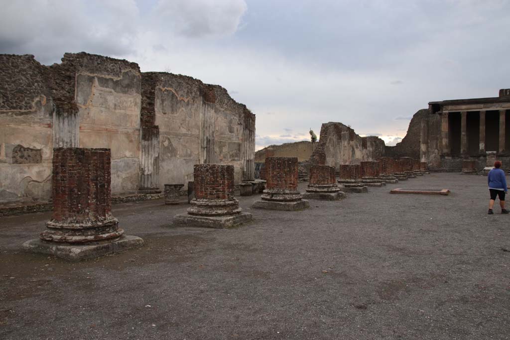 VIII.1.1 Pompeii, October 2020. Basilica, looking west along south wall of south side corridor. Photo courtesy of Klaus Heese.