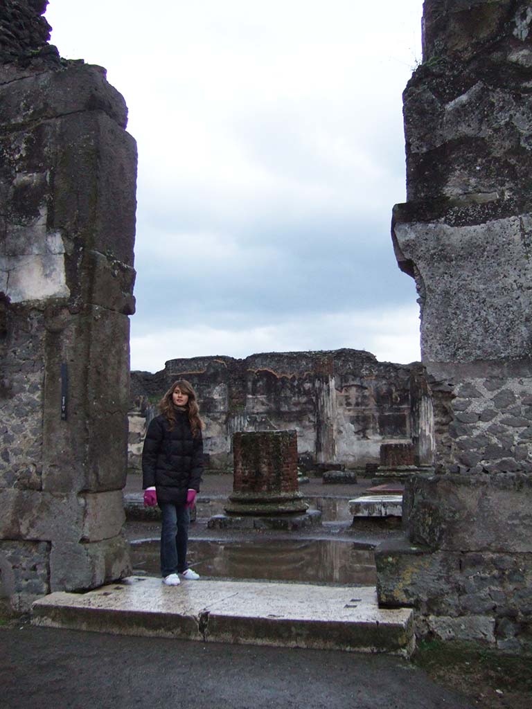 VIII.1.2 Pompeii. December 2005. Via Marina entrance doorway to Basilica, looking south.  