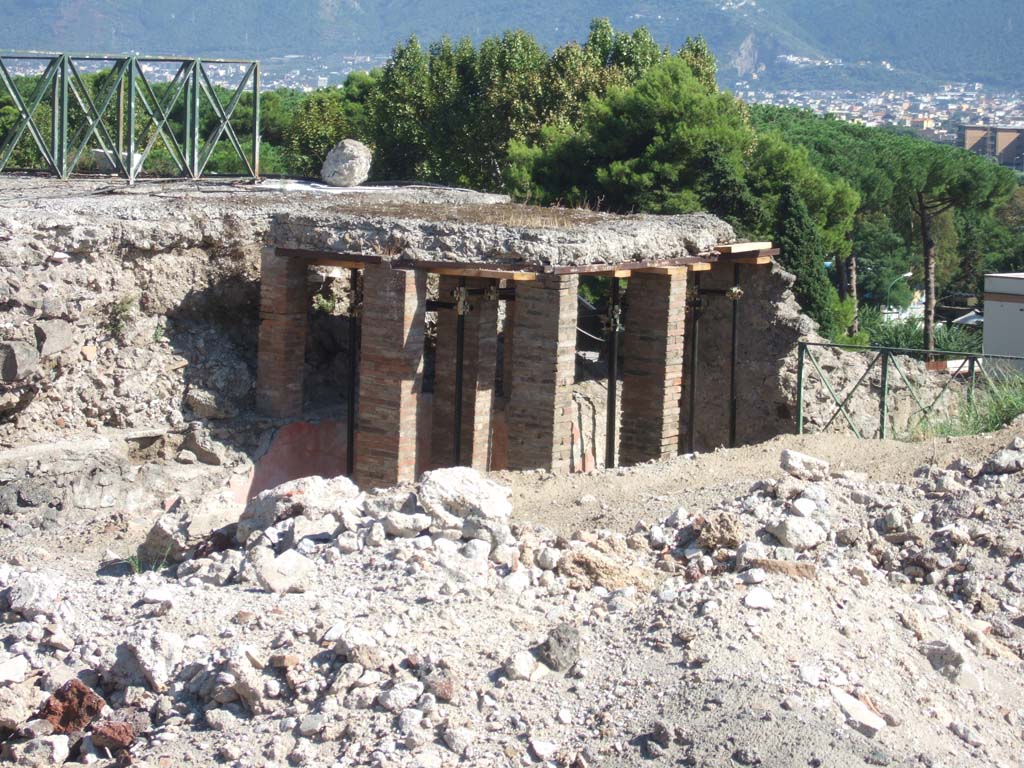 VIII.1.3 Pompeii. September 2005. South-west corner.