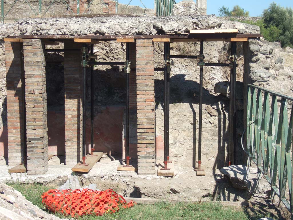 VIII.1.3 Pompeii. September 2005. South-west corner.