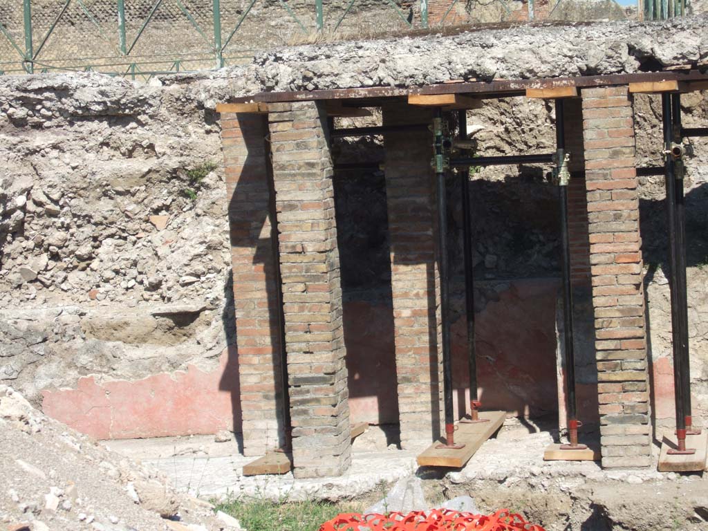 VIII.1.3 Pompeii. September 2005. South-west corner.