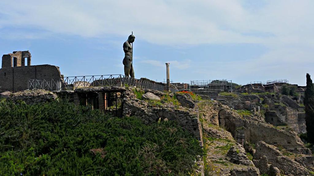 VIII.1.3 Pompeii. 2016/2017. Looking east across rear of Temple of Venus towards VIII.2. Photo courtesy of Giuseppe Ciaramella.