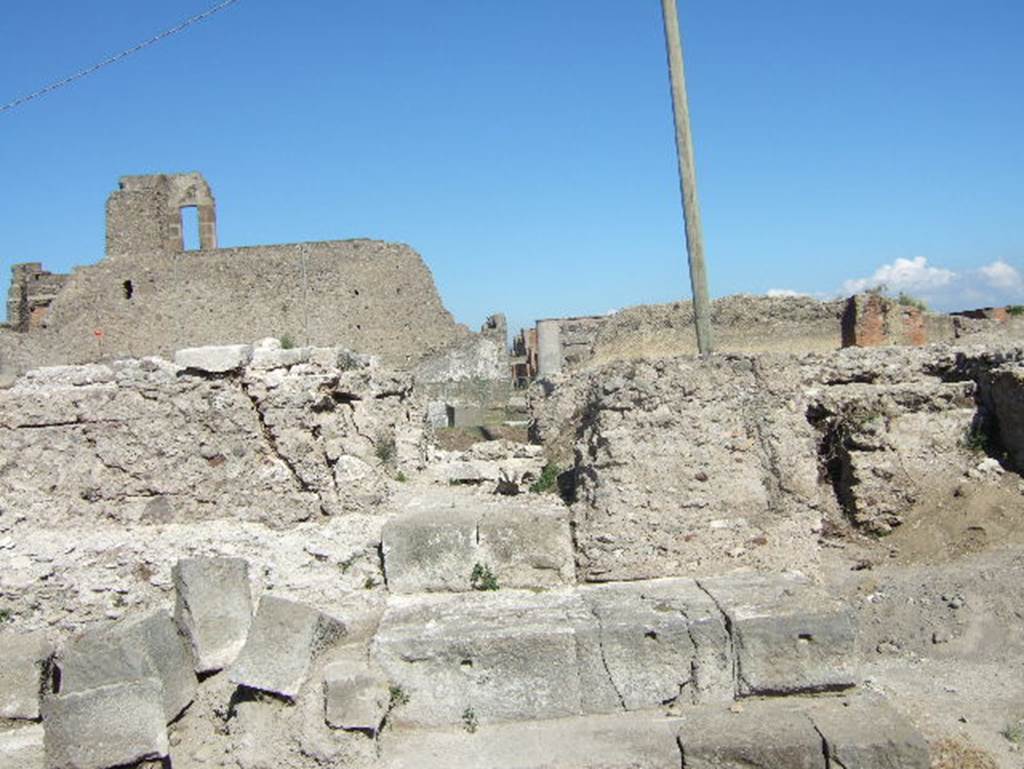 VIII.1.5 Pompeii. September 2005. Looking east from the Temple of Venus.