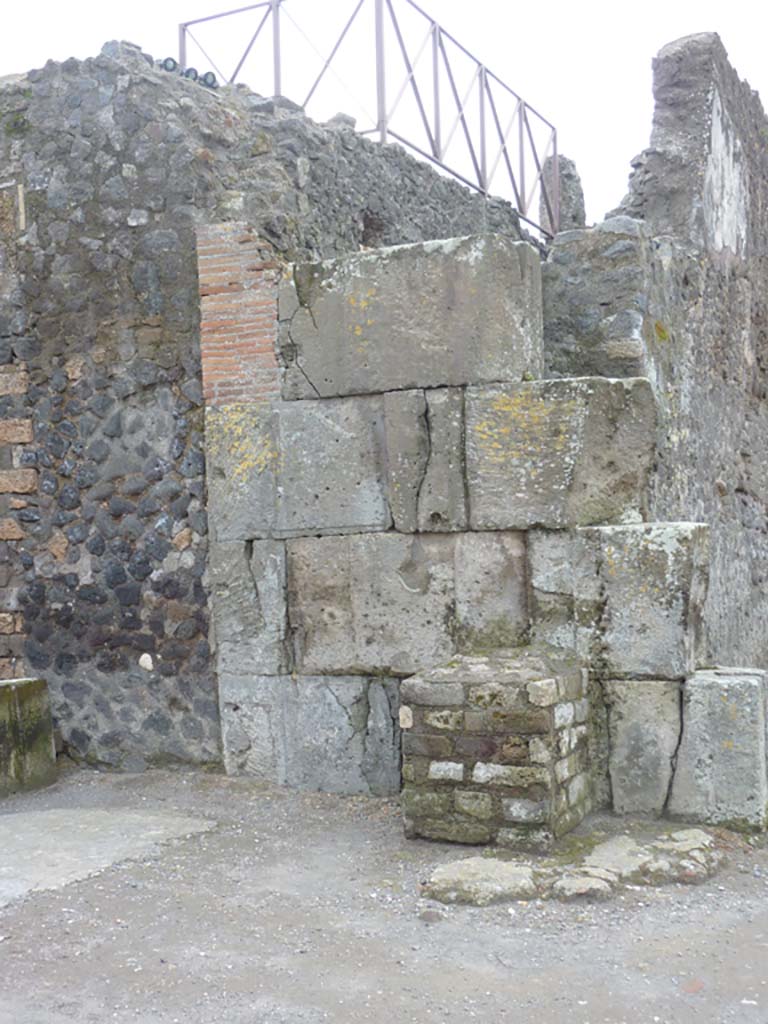 South-east corner of the Basilica near VIII.1.7, Pompeii. March 2014. Looking west.
Foto Annette Haug, ERC Grant 681269 DÉCOR.
