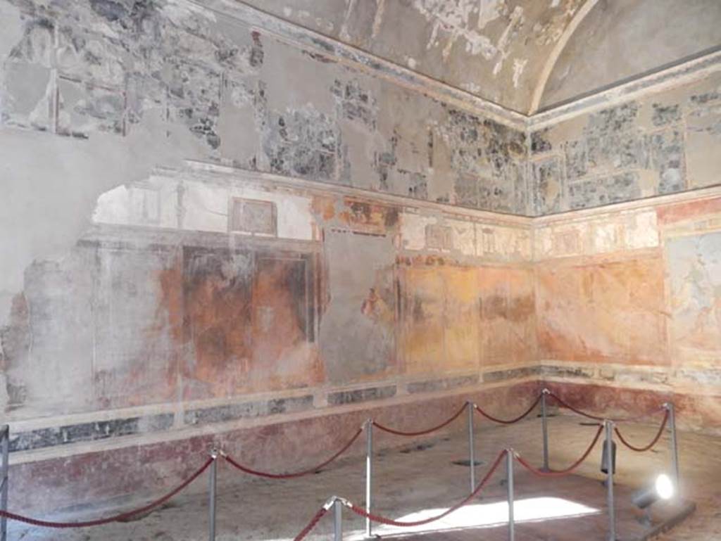 VIII.1.a, Pompeii. May 2018. Looking towards along north wall towards north-east corner of oecus A. Photo courtesy of Buzz Ferebee.
